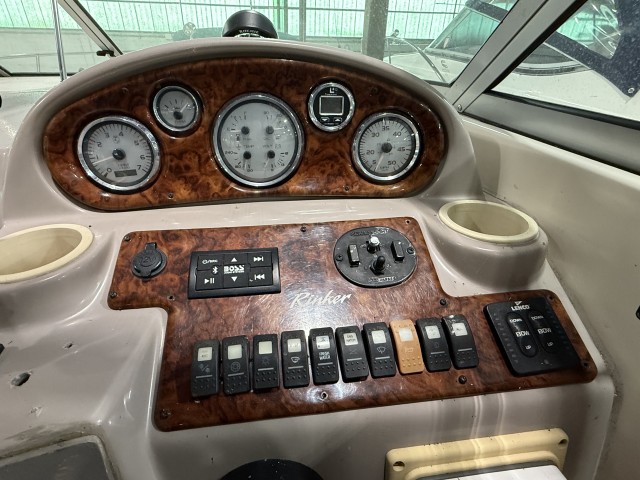 2004 Rinker 270 Fiesta Vee  for sale at True North Yacht Sales & Service