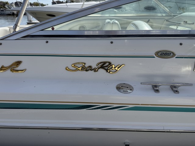 1998 SEA RAY 280 SUN SPORT  for sale at True North Yacht Sales & Service