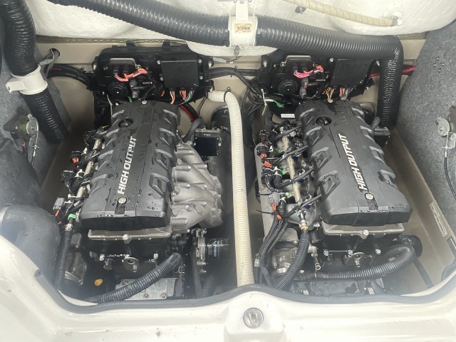 2020 Yamaha 242 Limited S  for sale at True North Yacht Sales & Service