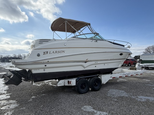 2004 LARSON CABRIO 274  for sale at True North Yacht Sales & Service