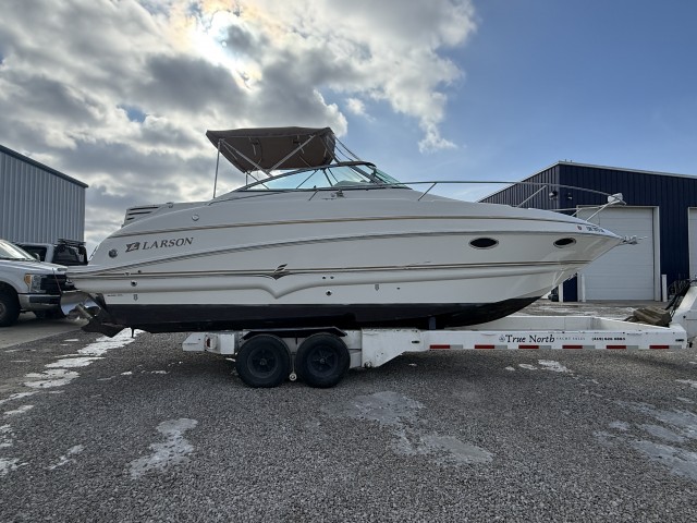 2004 LARSON CABRIO 274  for sale at True North Yacht Sales & Service