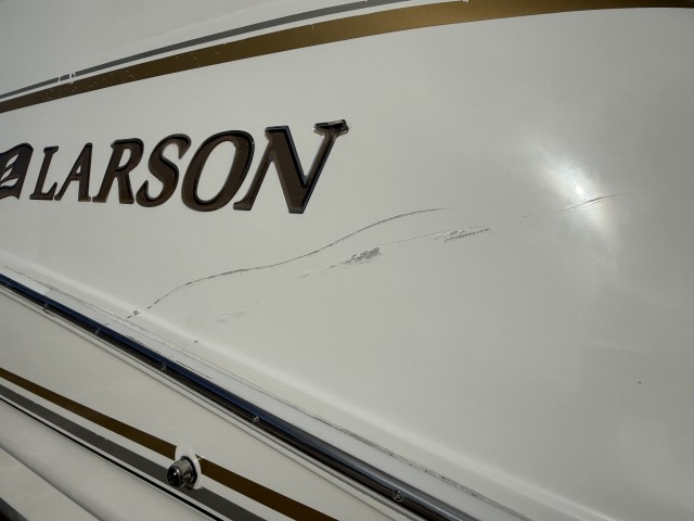 2004 LARSON CABRIO 274  for sale at True North Yacht Sales & Service
