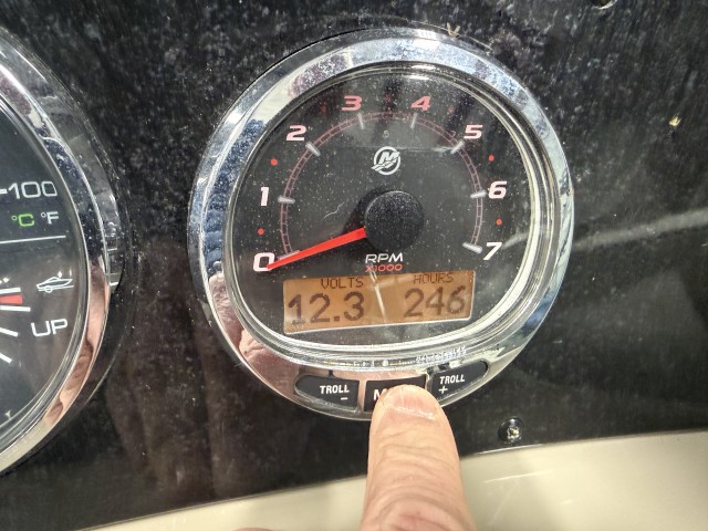 2007 SEA RAY 240 Sundancer  for sale at True North Yacht Sales & Service