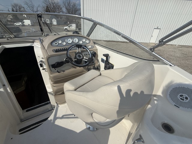 2007 LARSON CABRIO 260  for sale at True North Yacht Sales & Service