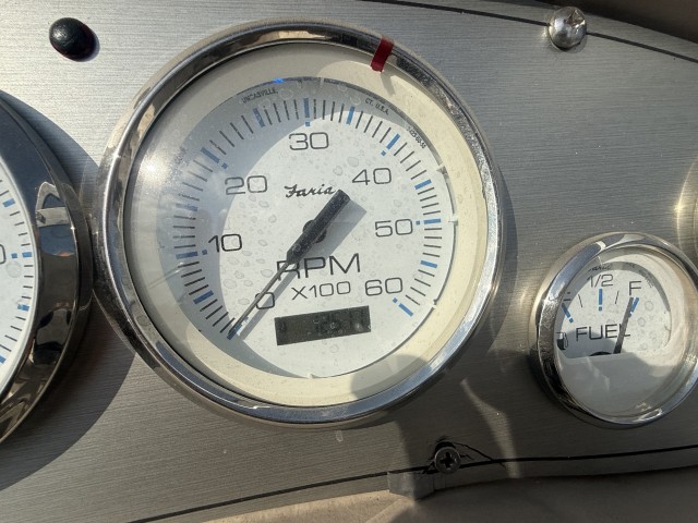 2007 LARSON CABRIO 260  for sale at True North Yacht Sales & Service