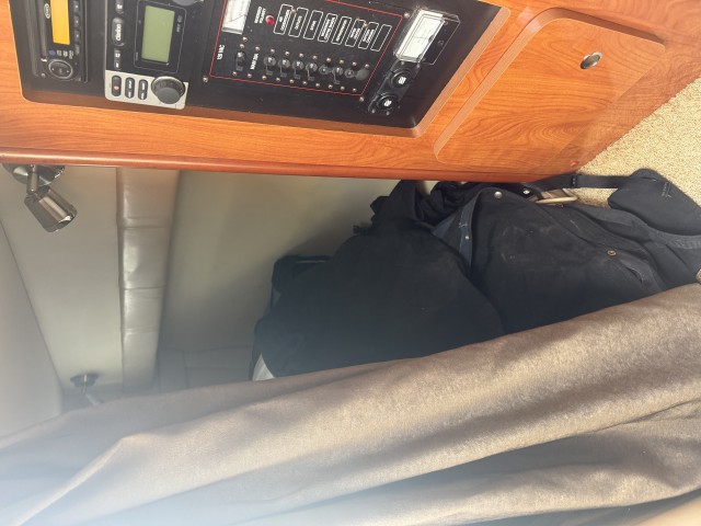 2007 LARSON CABRIO 260  for sale at True North Yacht Sales & Service