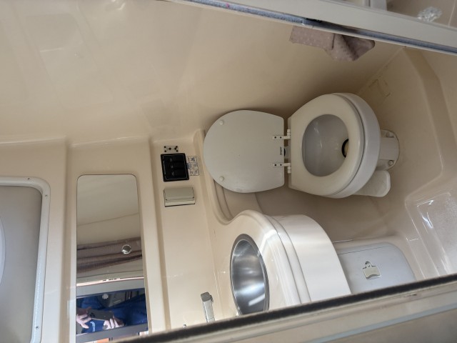 2007 LARSON CABRIO 260  for sale at True North Yacht Sales & Service