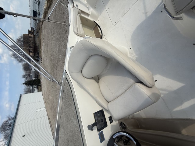2007 LARSON CABRIO 260  for sale at True North Yacht Sales & Service