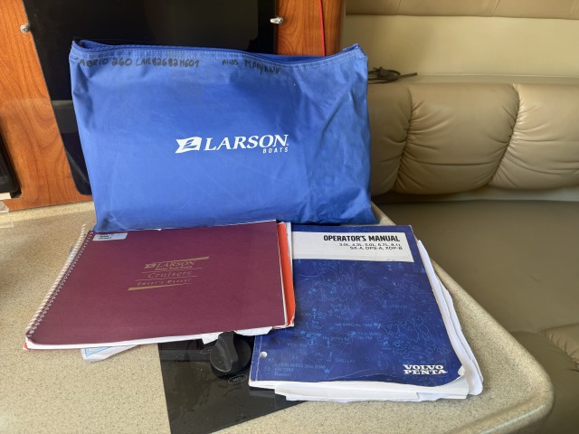 2007 LARSON CABRIO 260  for sale at True North Yacht Sales & Service