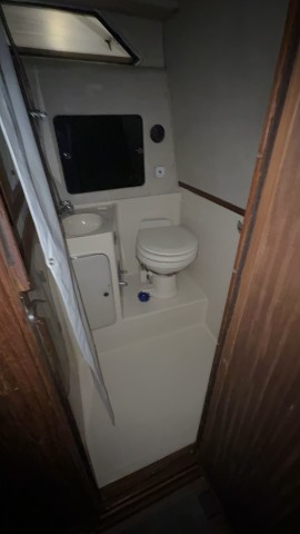 1986 SEA RAY 340 Express  for sale at True North Yacht Sales & Service