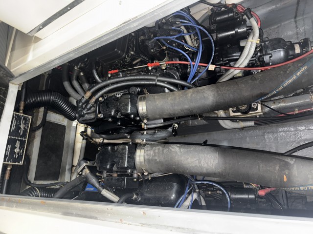 1986 SEA RAY 340 Express  for sale at True North Yacht Sales & Service