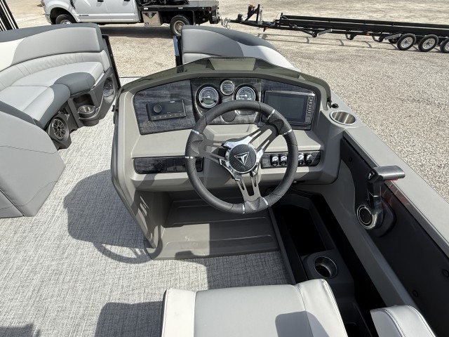 2025 TAHOE  Quad Lounger Shift 2385  for sale at True North Yacht Sales & Service