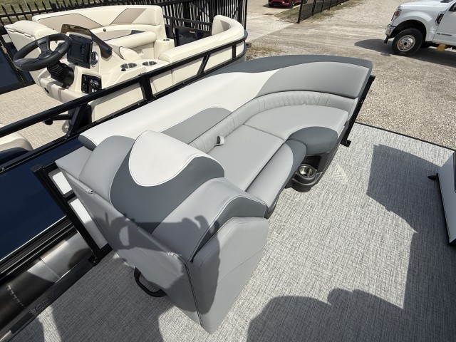 2025 TAHOE  Quad Lounger Shift 2385  for sale at True North Yacht Sales & Service