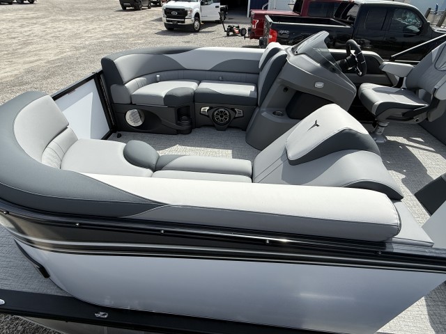 2025 TAHOE  Quad Lounger Shift 2385  for sale at True North Yacht Sales & Service