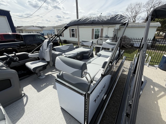 2025 TAHOE  Quad Lounger Shift 2385  for sale at True North Yacht Sales & Service