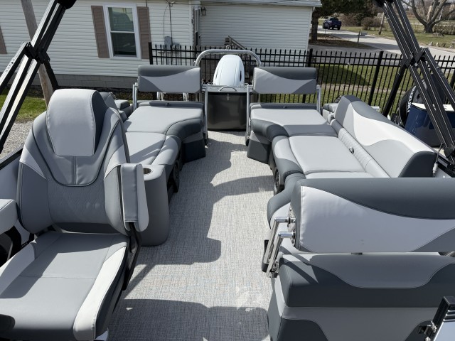 2025 TAHOE  Quad Lounger Shift 2385  for sale at True North Yacht Sales & Service