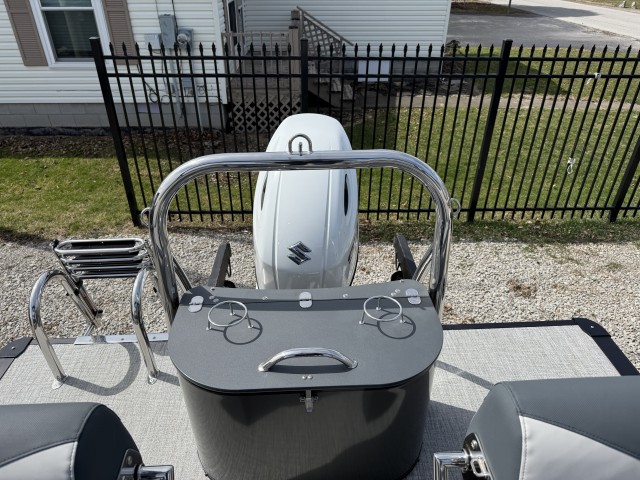 2025 TAHOE  Quad Lounger Shift 2385  for sale at True North Yacht Sales & Service