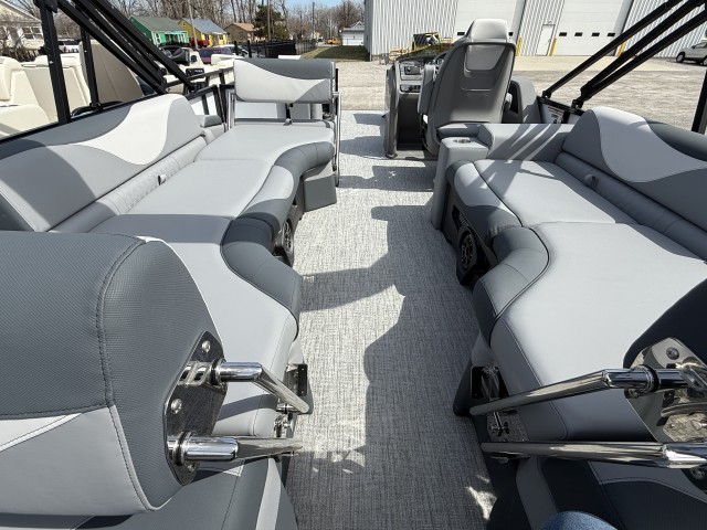 2025 TAHOE  Quad Lounger Shift 2385  for sale at True North Yacht Sales & Service