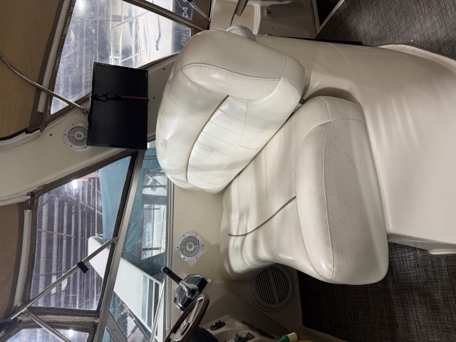 2002 Rinker FIESTA VEE 342  for sale at True North Yacht Sales & Service