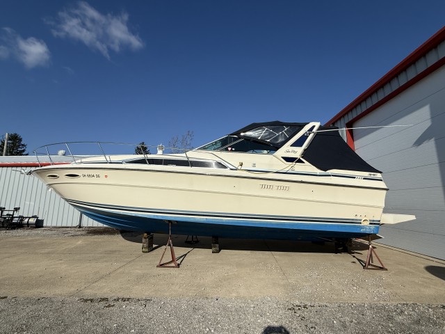 1986 SEA RAY 340 Express  for sale at True North Yacht Sales & Service