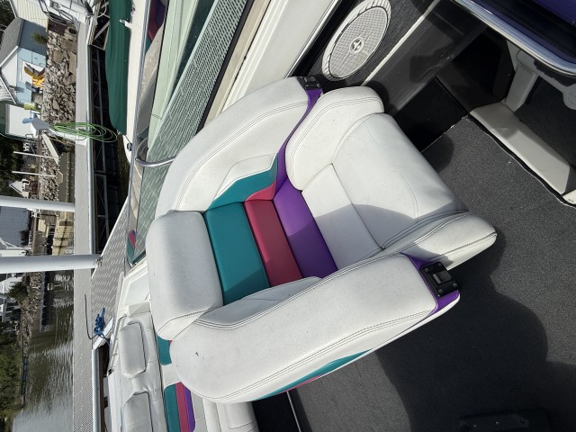 1994 FORMULA 419 SR-1  for sale at True North Yacht Sales & Service