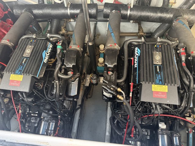 1996 SEA RAY 330 SUNDANCER  for sale at True North Yacht Sales & Service