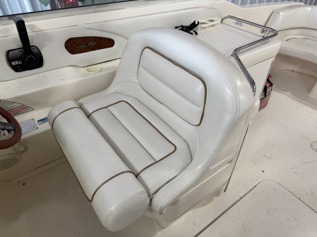 1998 SEA RAY 280 SUN SPORT  for sale at True North Yacht Sales & Service