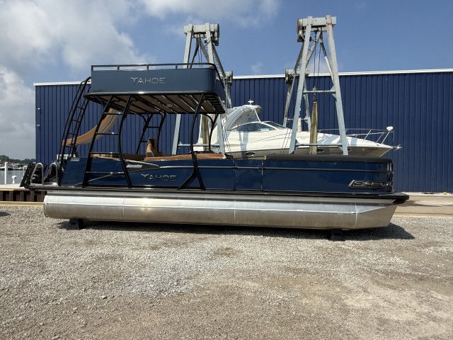 2025 TAHOE  2785 CRFS  for sale at True North Yacht Sales & Service