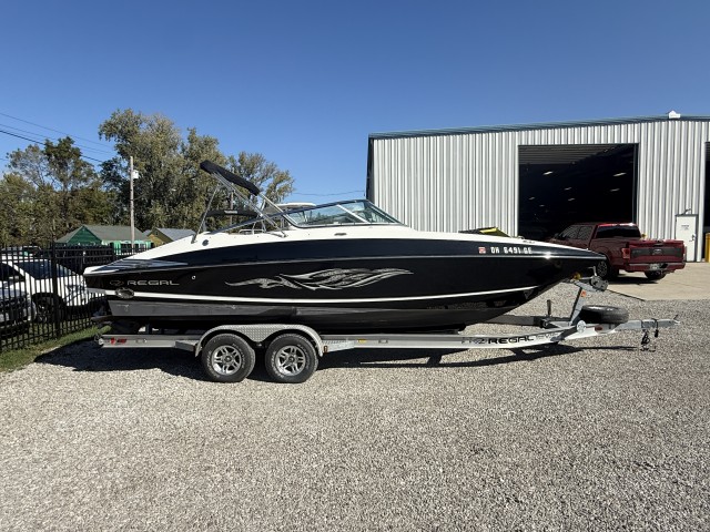 2008 Regal 2520 FASDECK  for sale at True North Yacht Sales & Service