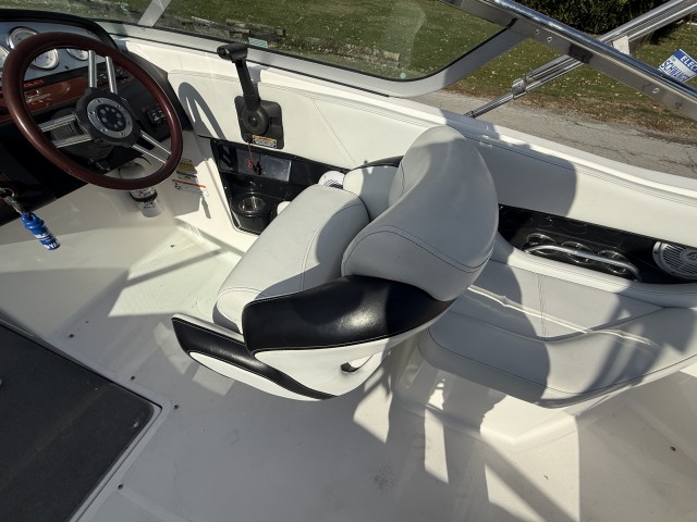 2008 Regal 2520 FASDECK  for sale at True North Yacht Sales & Service