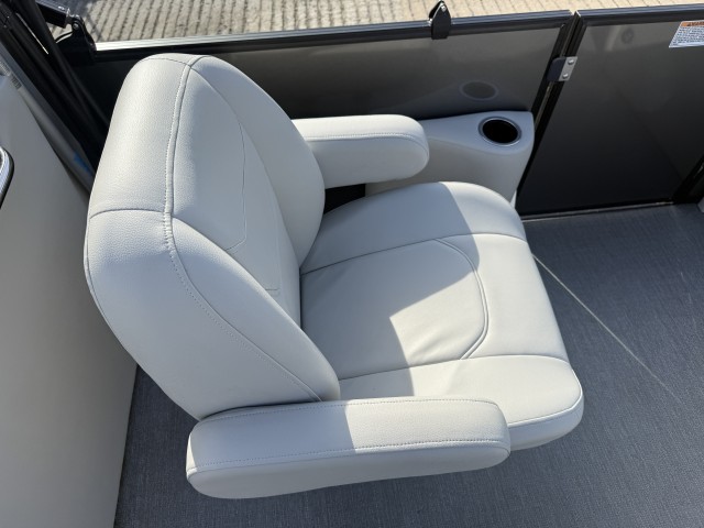 2020 Sun Chaser Geneva 22  for sale at True North Yacht Sales & Service