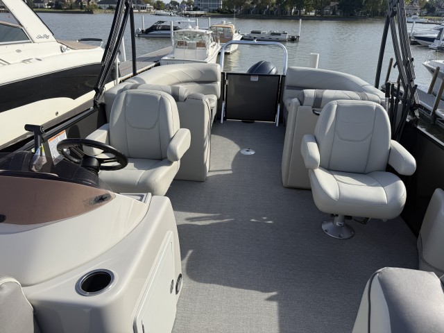 2020 Sun Chaser Geneva 22  for sale at True North Yacht Sales & Service
