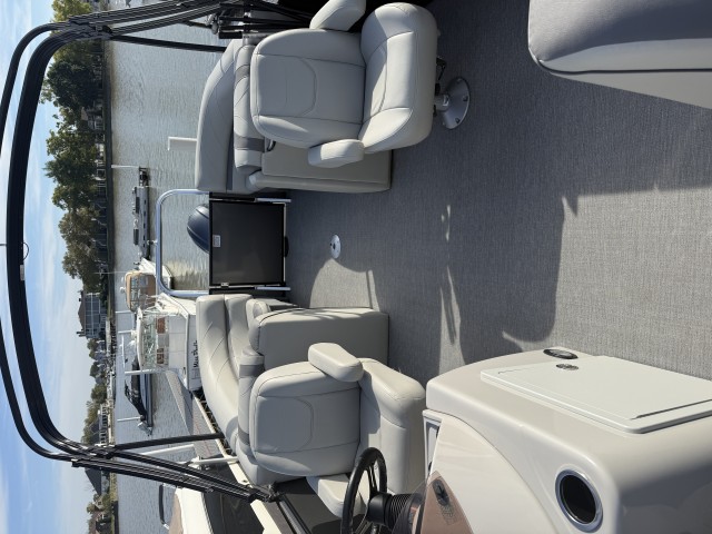 2020 Sun Chaser Geneva 22  for sale at True North Yacht Sales & Service